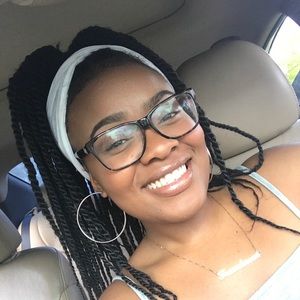 Meet your Posher, Frachesca